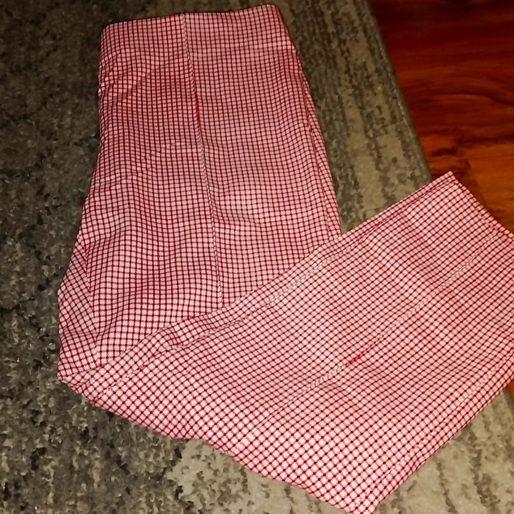 Women's kick pleat capris